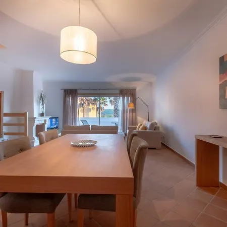 בית נופש Acolhedora Vivenda Geminada D'el Rey Praia del Rei