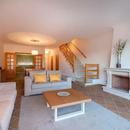 בית נופש Acolhedora Vivenda Geminada D'el Rey