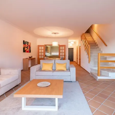 Acolhedora Vivenda Geminada D'el Rey בית נופש