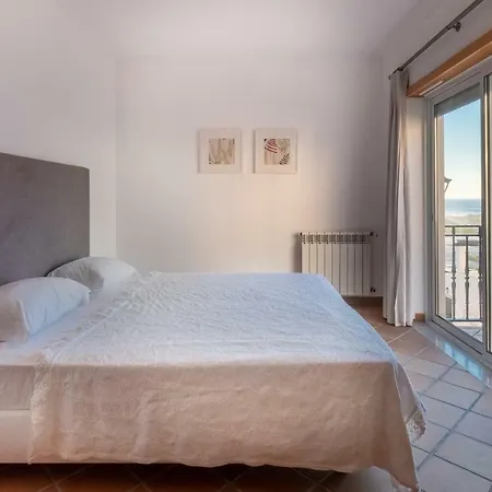 בית נופש Acolhedora Vivenda Geminada D'el Rey *